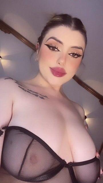 Model - ZaraVega blowjob