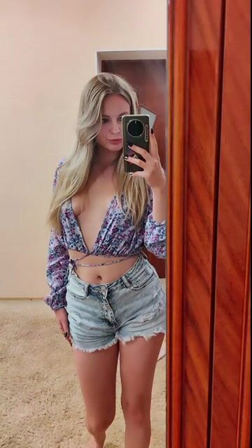 Model - Eva_Yuga feet