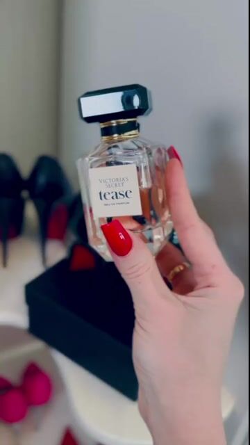 Model - FemdomHeels feet