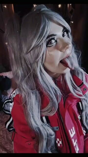 Model - Cosplay Girl twerking