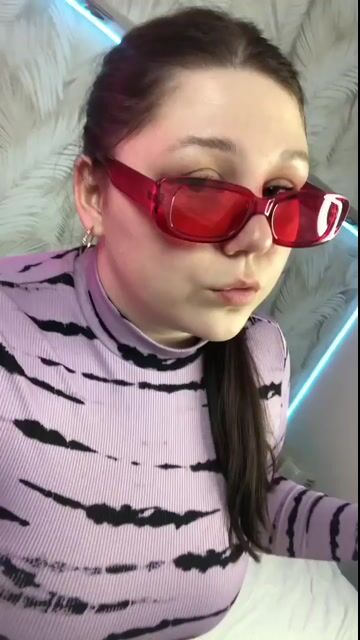 Model - Ruth bigboobs