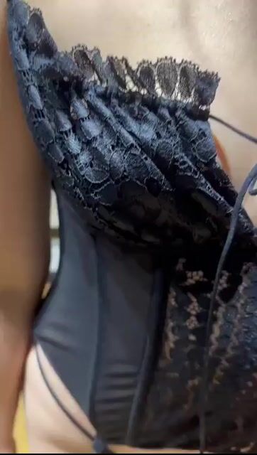 Model - Vaiolette bigass