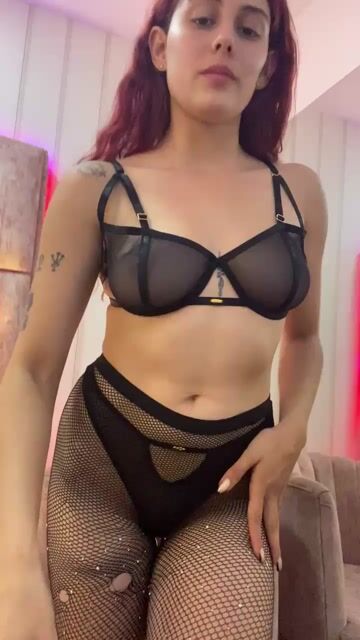 Model - CloeSweet nude