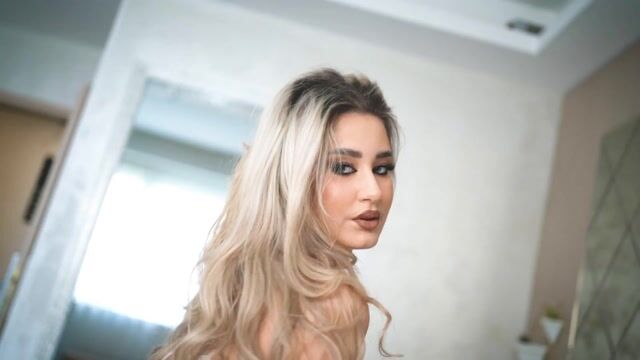 Model - AnnieKarrera cei