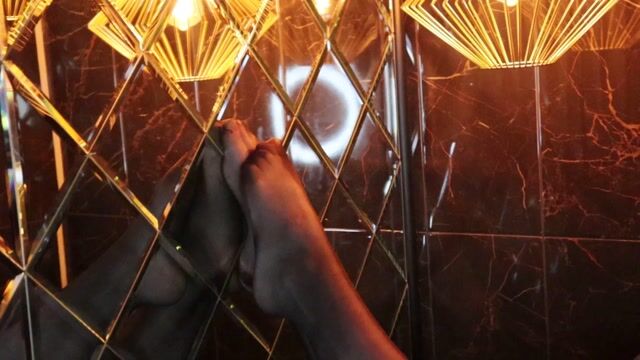 Model - ShedarPretty feet