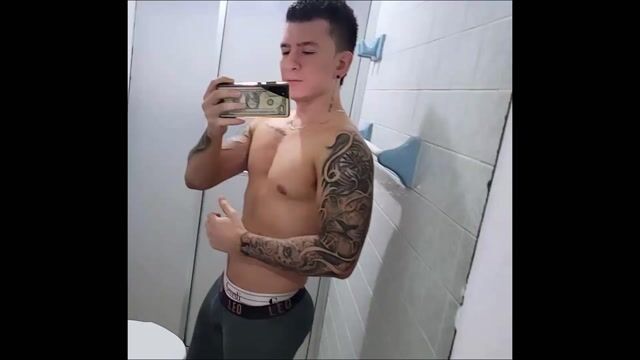 Model - Bruno masturbate