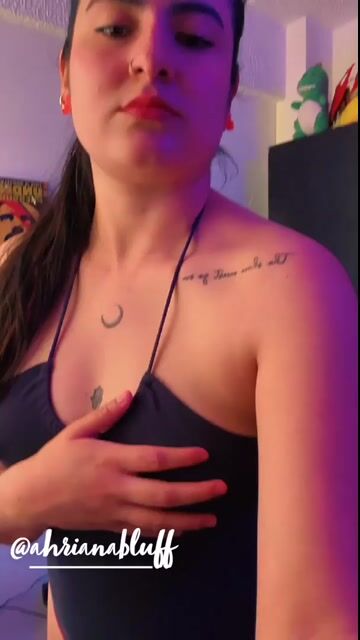 Model - Ahriana Bluff bigass