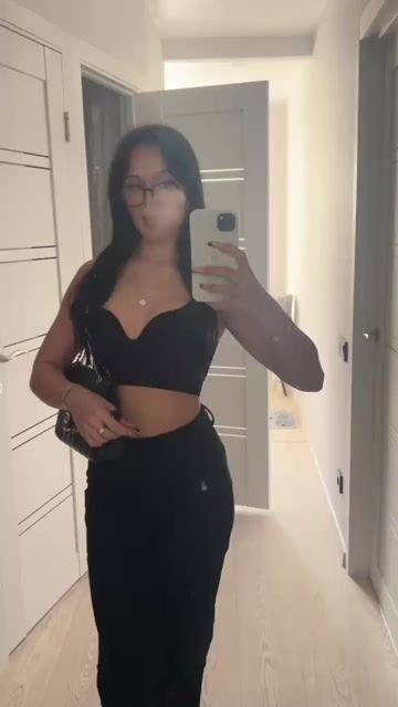 Model - ShayLoren blowjob