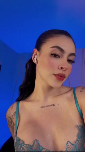 Model - VALENTINA LOVENSE