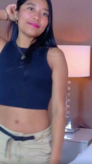 Model - Hana Luna latina