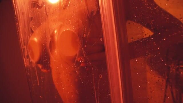 Model - EmilyColle dildo