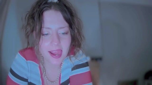 Model - Skarlett Rose cute