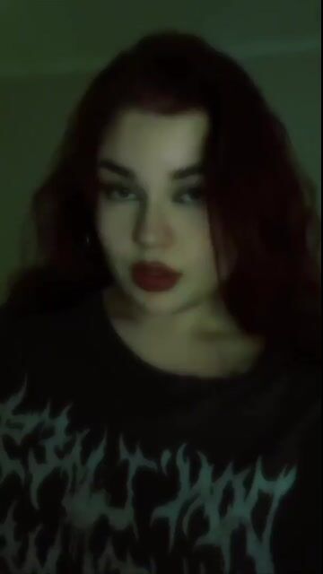 Model - hot fox petite