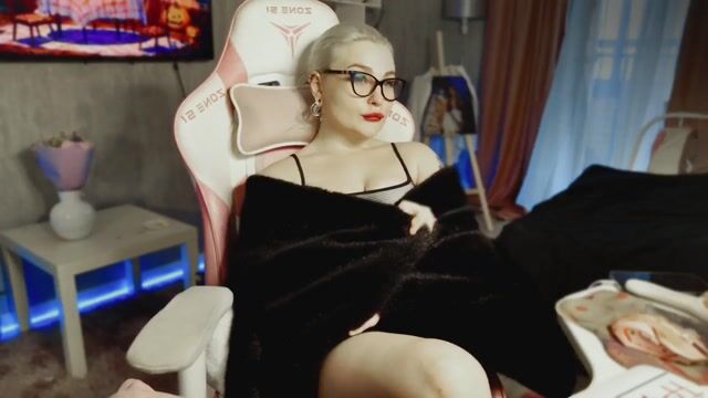 Model - Wounded_Goddess Teasing