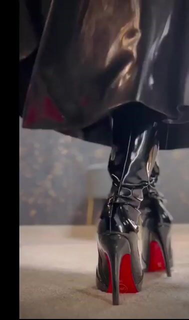 Model - YourLatexGODdess latex