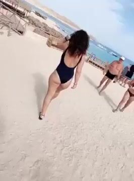 Model - AnnaFarsi dildo