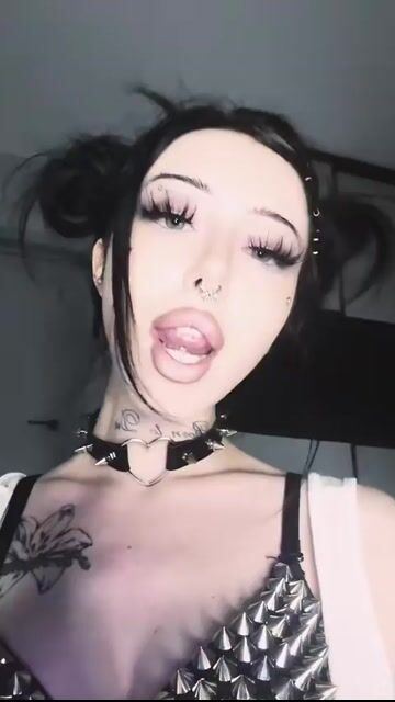 Model - Valeria pussy