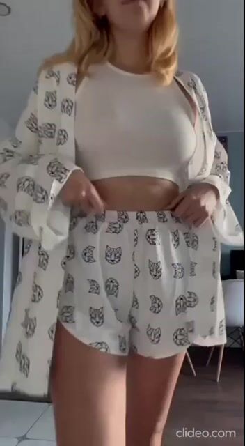 Model - Anna Carson striptease