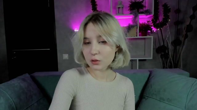 Model - Vivian smalltits