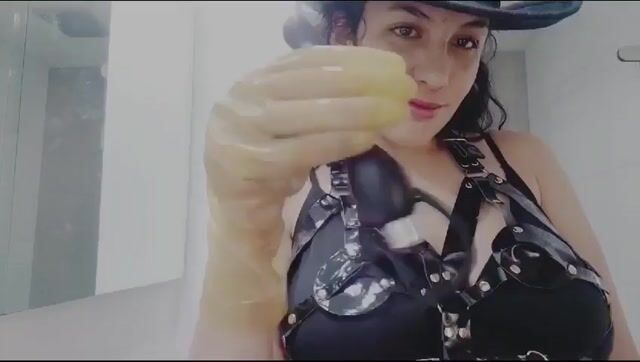 Model - Ratienterciopelo feet