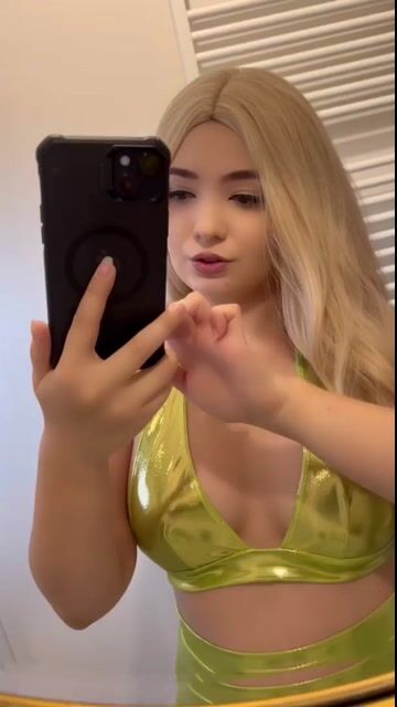 Model - AliceDeane blowjob