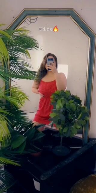 Model - Alis_Daisy curvy