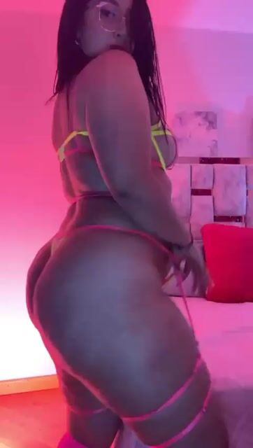 Model - AshleeyBellh dirtytalk