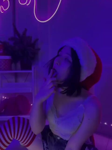 Model - Dilara Miu blowjob