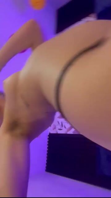 Model - MiiaStone dildo