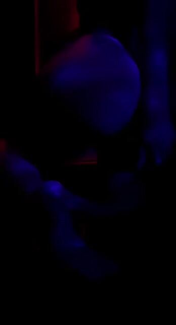 Model - Vivien Peach oil