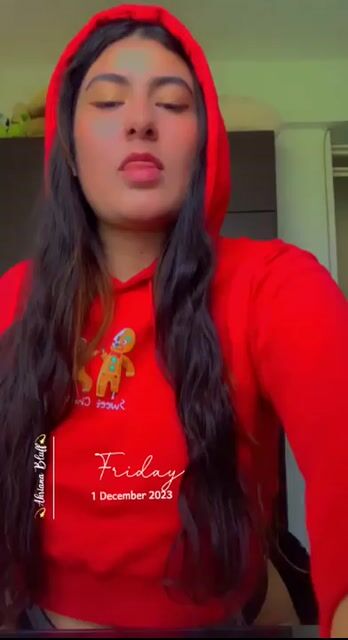 Model - Ahriana Bluff hairy