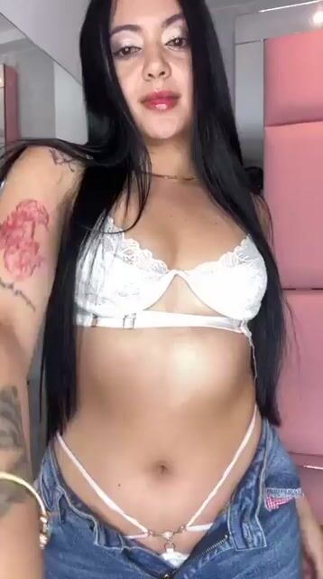 Model - Leila Perez feet