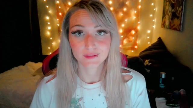 Model - Lucky Waifu milf