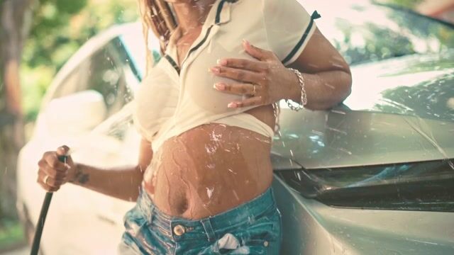 Model - TalianaShaik tits