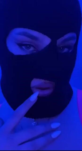 Model - hot fox feet