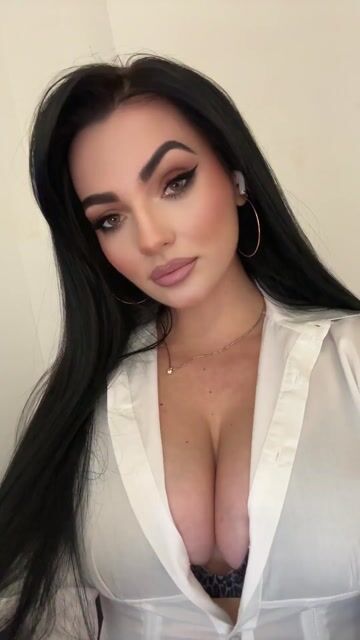 Model - HumbleBrunette wisegirl