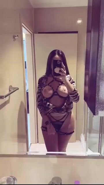 Model - VallerieRose cei