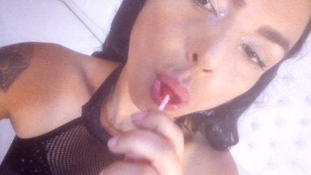 Model - estrelladelmar curvy