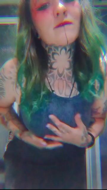 Model - VonSophie curvy