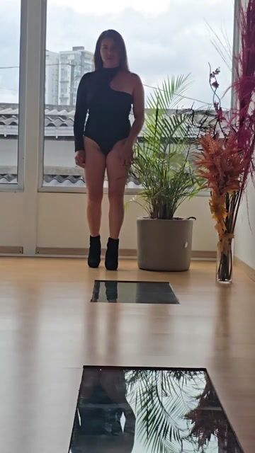 Model - Ivy deepthroat