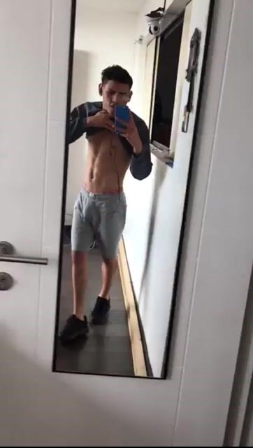 Model - Poysonsam bigass