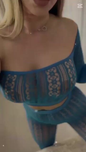 Model - Dilara young