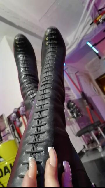 Model - Regina Milano Dom italian