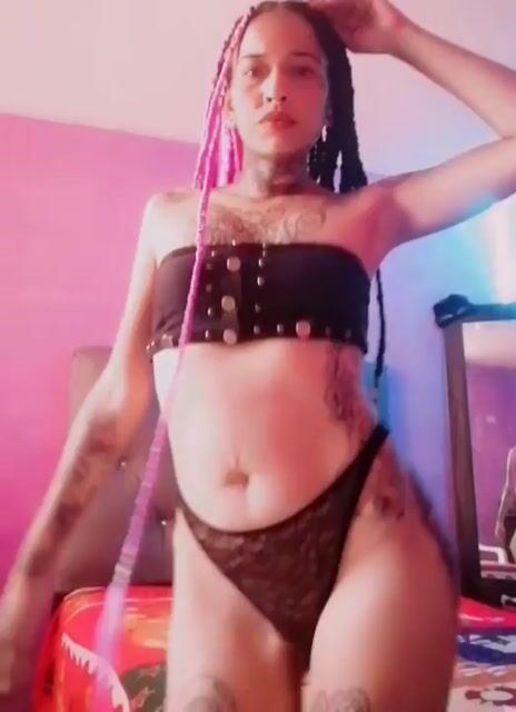 Model - LiaQueen dildo