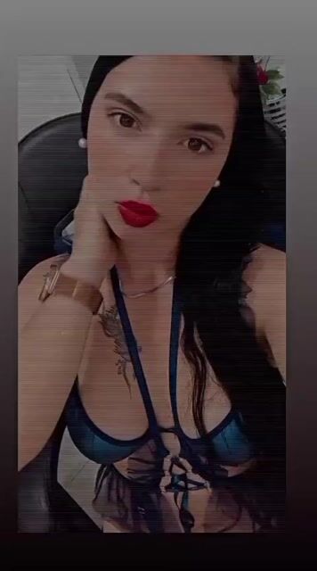 Model - Linda Torres bigtits