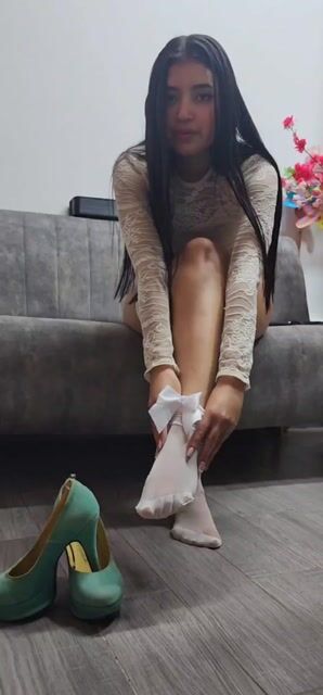 Model - Lilithklain gape