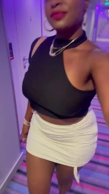 Model - Pepper Kat curvy