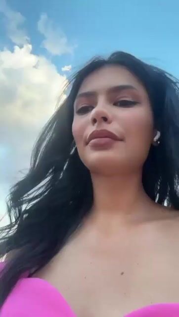 Model - Mezekin curvy