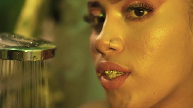 Model - MiaCarter natural