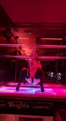 Model - Lemmie Red sexy